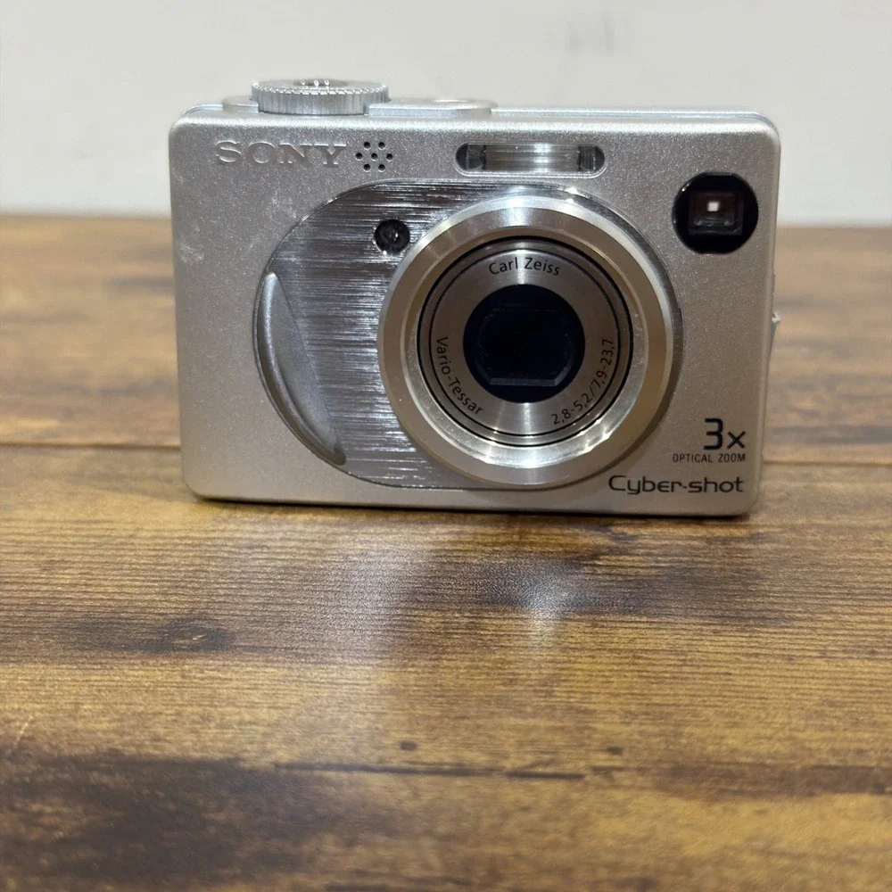 Sony Cyber-Shot DSC-W1 5.1MP 3x Zoom Carl Zeiss Silver Digital Camera Parts Only